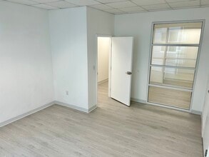 10305 NW 41st St, Doral, FL à louer Photo intérieure– Image 2 sur 12