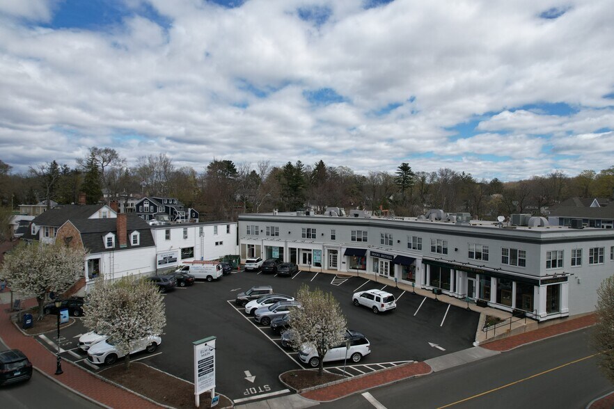 136 Main St, Westport, CT à louer - Photo de l’immeuble – Image 2 sur 4