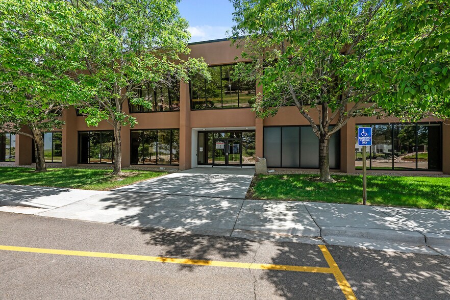 15 Inverness Way E, Englewood, CO à vendre - Photo de l’immeuble – Image 2 sur 13