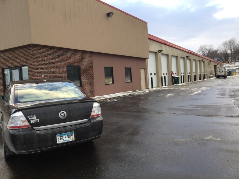 3551 Commercial Dr SW, Rochester, MN à louer - Photo de l’immeuble – Image 1 sur 2