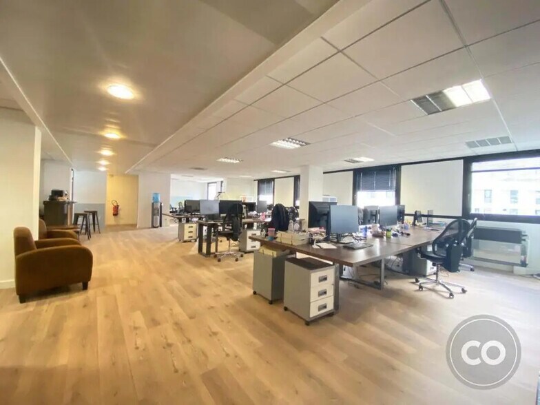 Bureau dans Boulogne-Billancourt à vendre - Photo de l’immeuble – Image 2 sur 4