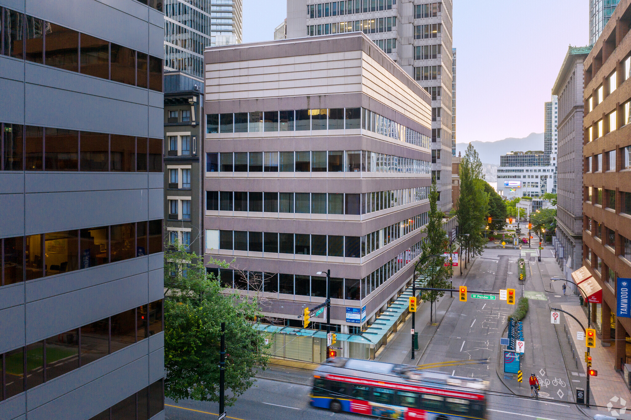 905 W Pender St, Vancouver, BC à louer Photo principale– Image 1 sur 4