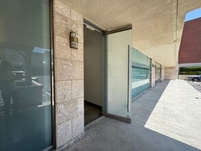 11331 Ventura Blvd, Studio City, CA à louer Photo intérieure– Image 1 sur 8