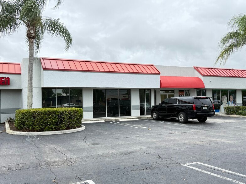2902-2990 Jog Rd, Greenacres, FL à louer - Photo de l’immeuble – Image 2 sur 5