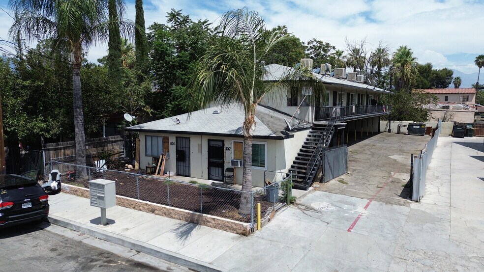 1137-1139 N Mayfield Ave, San Bernardino, CA à vendre - Photo de l’immeuble – Image 1 sur 20
