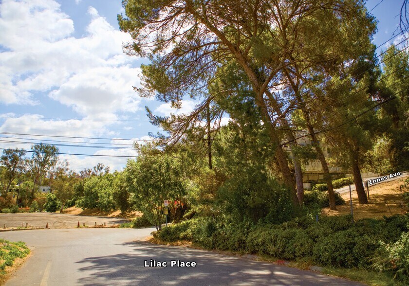 1204 Lilac Pl, Los Angeles, CA à vendre - Photo de l’immeuble – Image 3 sur 11