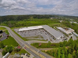 Plus de détails pour 449 Industrial Blvd, Ellijay, GA - Local commercial à louer