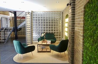 47 Queens Rd, Weybridge à louer Photo intérieure– Image 2 sur 37