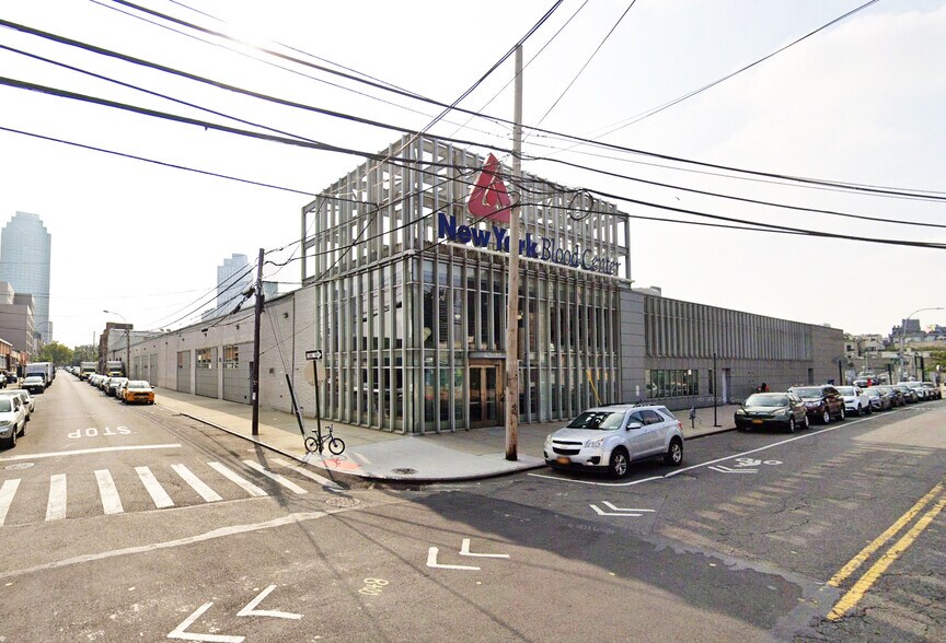 45-01 Vernon Blvd, Long Island City, NY à louer - Photo de l’immeuble – Image 3 sur 4