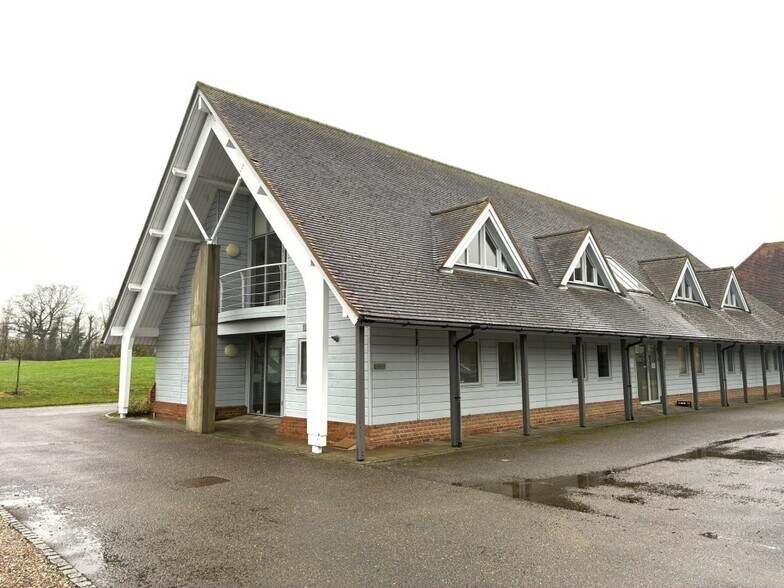 Duxford Rd, Saffron Walden à louer - Photo de l’immeuble – Image 1 sur 3