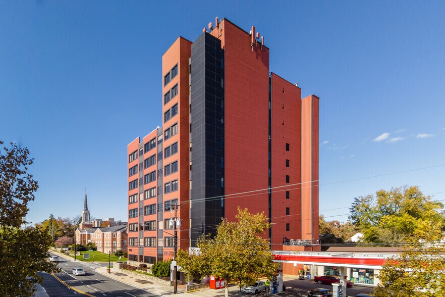 7979 Old Georgetown Rd, Bethesda, MD à louer - Photo de l’immeuble – Image 2 sur 6