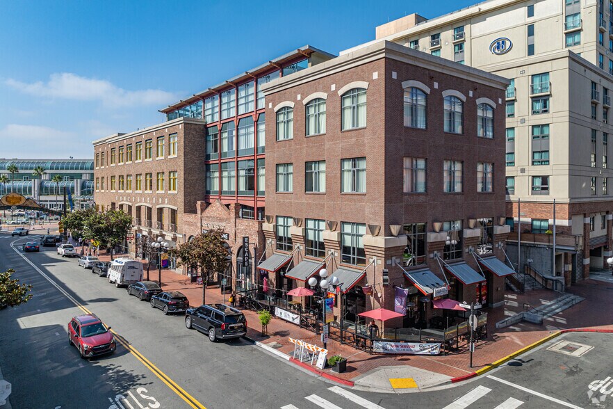 210-250 5th Ave, San Diego, CA à louer - Photo de l’immeuble – Image 2 sur 12
