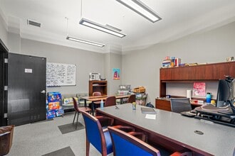 135 W Wells St, Milwaukee, WI à louer Photo intérieure– Image 1 sur 2