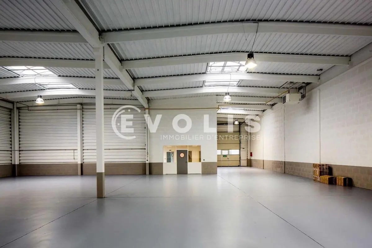 Bureau dans Sainte-Geneviève-des-Bois à louer Photo intérieure– Image 1 sur 6