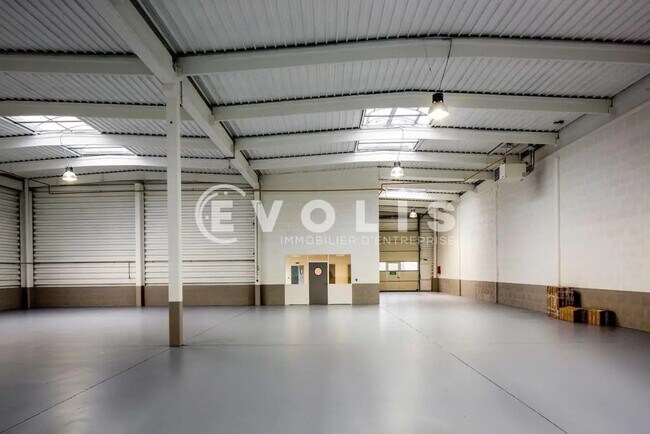 Plus de détails pour Bureau, Industriel/Logistique à louer