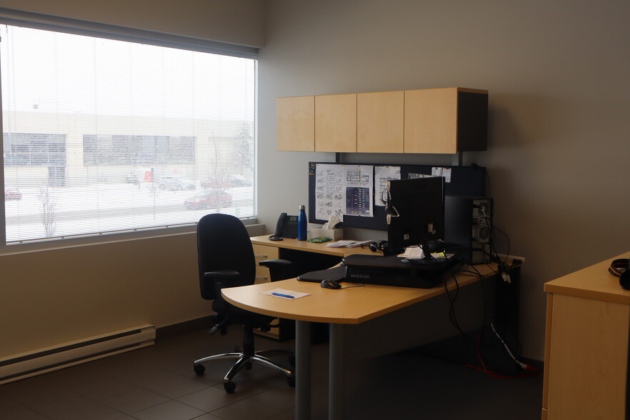 1620-1630 Boul Dagenais O, Laval, QC à vendre - Photo de l’immeuble – Image 3 sur 8