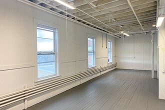 271 Western Ave, Lynn, MA à vendre Photo intérieure– Image 2 sur 3