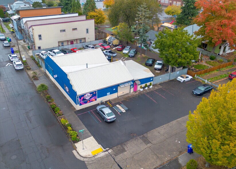 104 NE 80th Ave, Portland, OR à vendre - Photo de l’immeuble – Image 1 sur 38