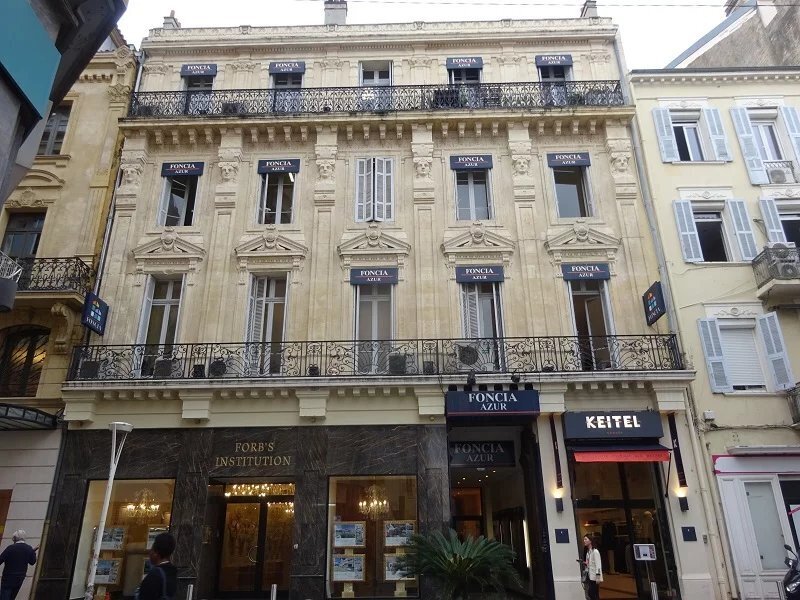 Local commercial dans Cannes à louer Photo de l’immeuble– Image 1 sur 10