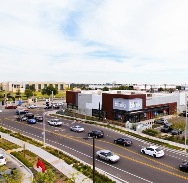 9901 S Alameda St, Los Angeles, CA à louer - Photo de l’immeuble – Image 3 sur 7