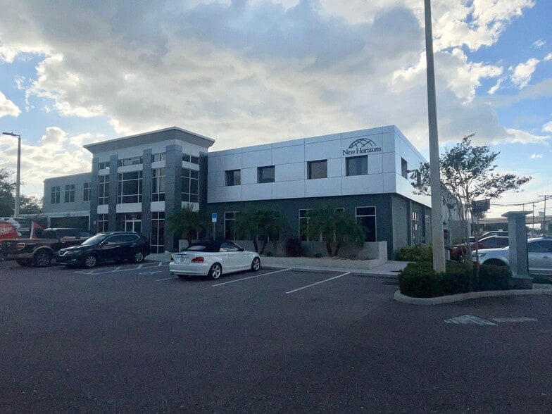 5402 W Laurel St, Tampa, FL à vendre - Photo de l’immeuble – Image 1 sur 17