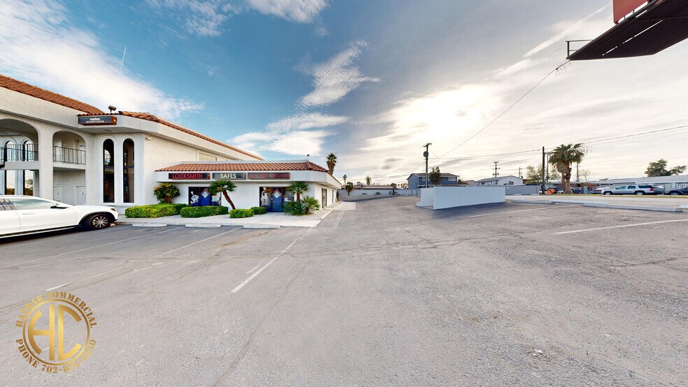 3201 W Sahara Ave, Las Vegas, NV à vendre - Photo de l’immeuble – Image 2 sur 8