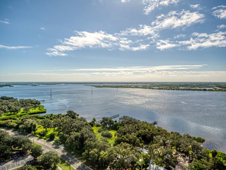5815 18th St E, Ellenton, FL à vendre - Photo principale – Image 2 sur 25