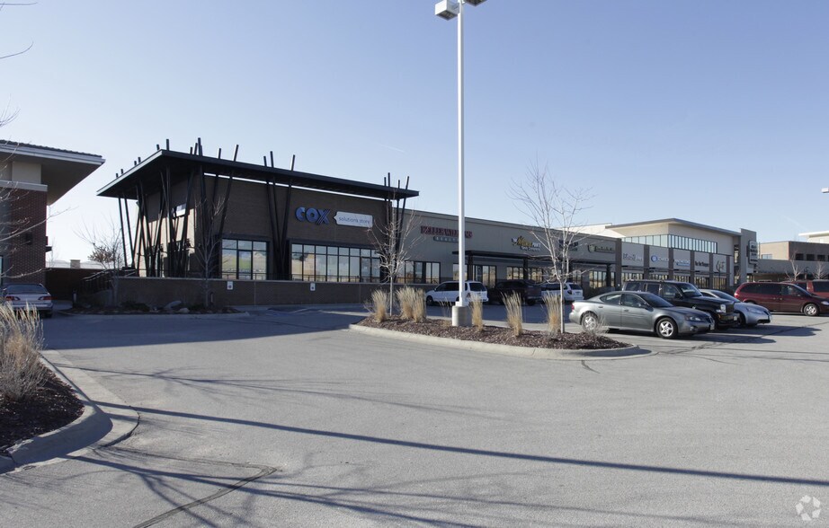 16909 Burke St, Omaha, NE à louer - Photo de l’immeuble – Image 3 sur 14