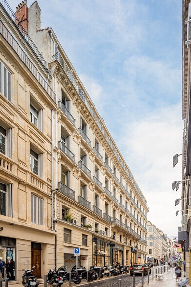 2 Rue Grignan, Marseille à louer - Photo de l’immeuble – Image 3 sur 3