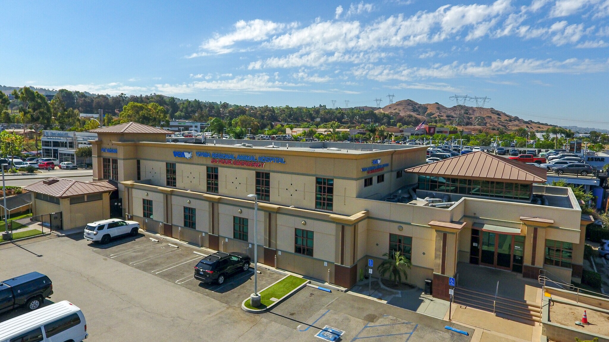 8290 E Crystal Dr, Anaheim, CA à vendre Photo de l’immeuble– Image 1 sur 7