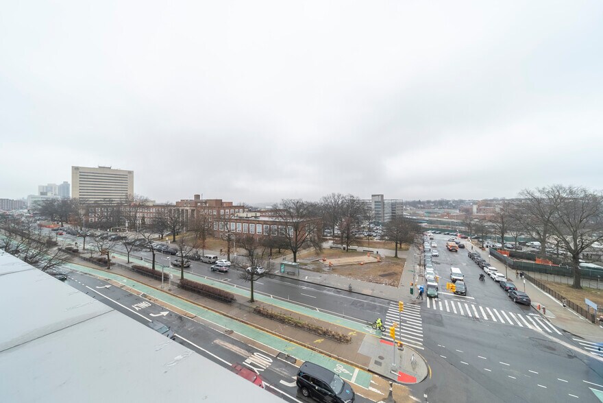 124-28 Queens Blvd, Kew Gardens, NY à vendre - Photo de l’immeuble – Image 3 sur 6