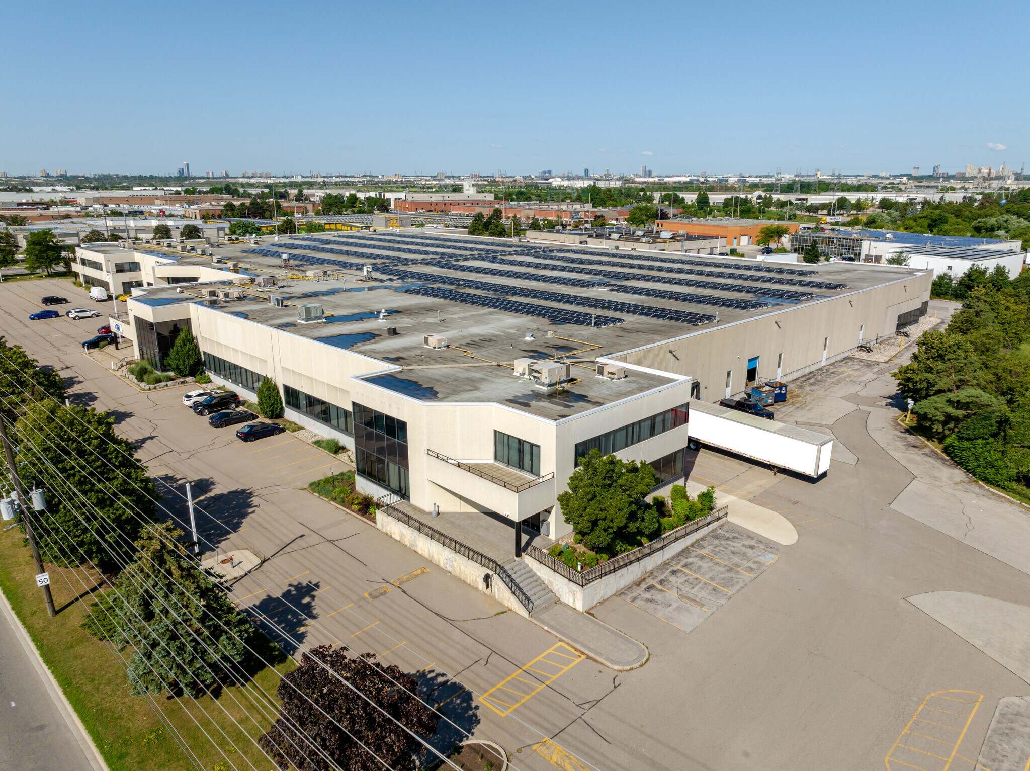 2001-2045 Drew Rd, Mississauga, ON à louer Photo de l’immeuble– Image 1 sur 40