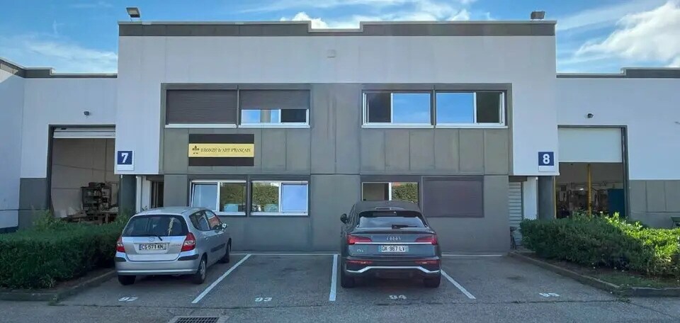 Bureau dans Décines-Charpieu à louer - Photo de l’immeuble – Image 1 sur 14