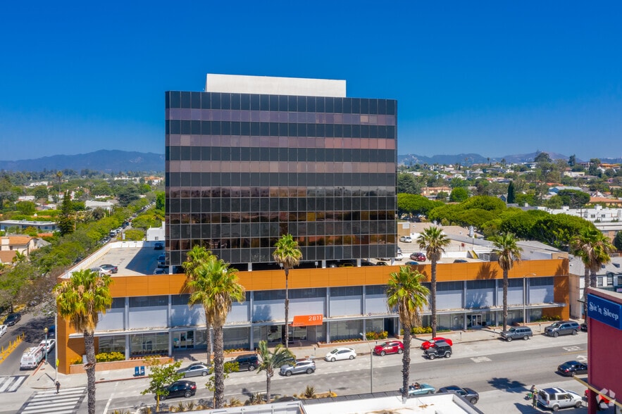 2811 Wilshire Blvd, Santa Monica, CA à louer - Photo de l’immeuble – Image 2 sur 4