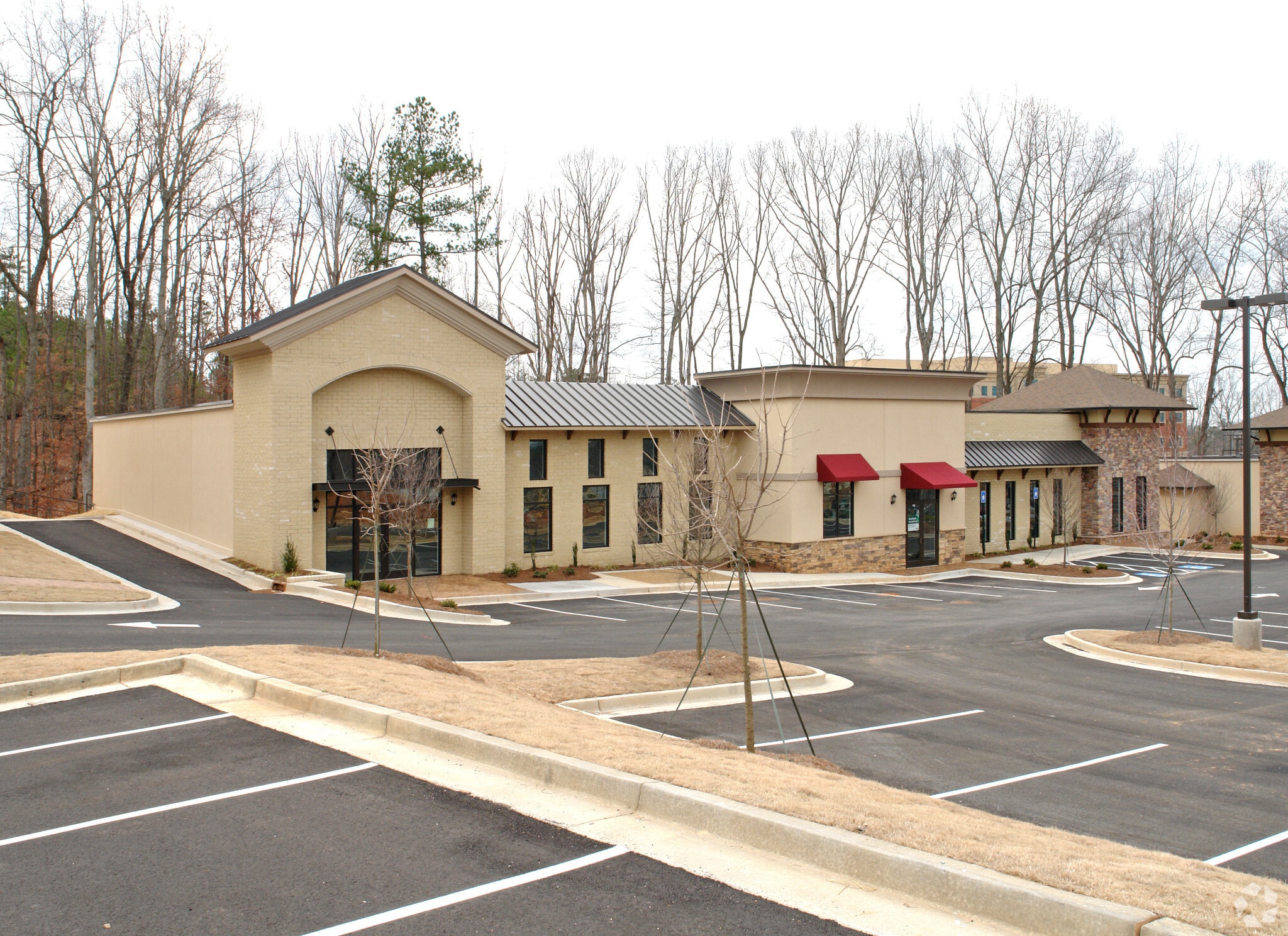 6395 McGinnis Ferry Rd, Johns Creek, GA à louer Photo principale– Image 1 sur 7