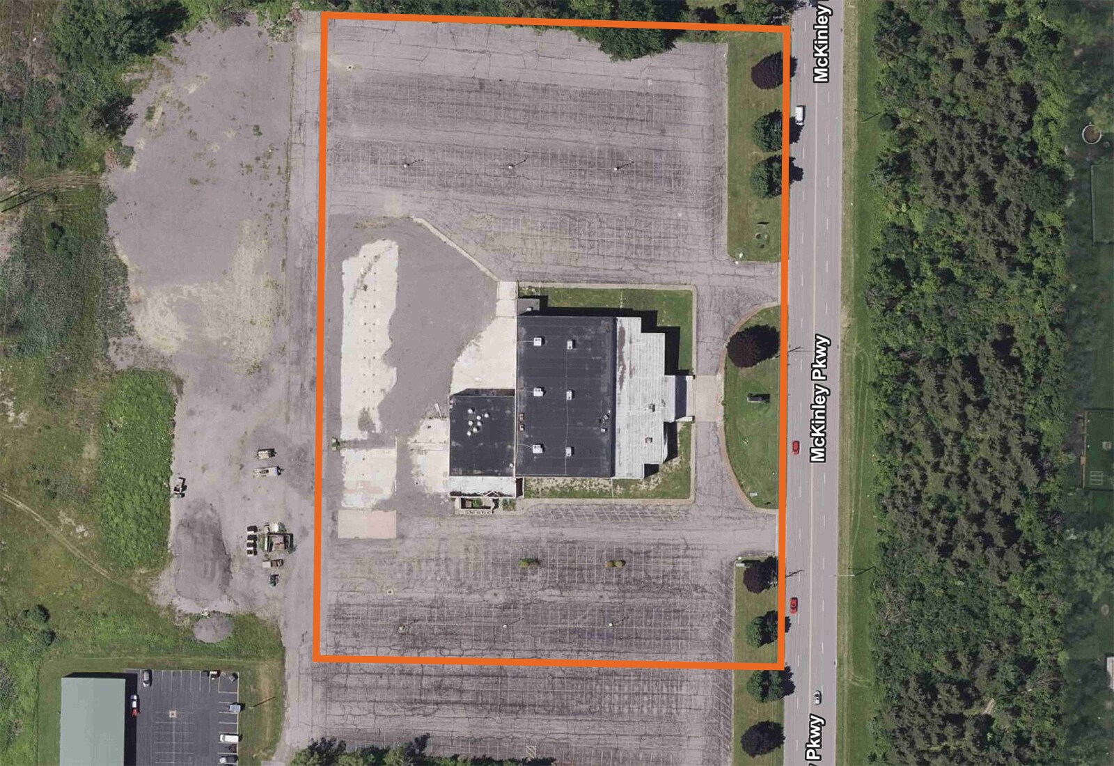 3950 McKinley Pky, Buffalo, NY à vendre Aérien– Image 1 sur 2