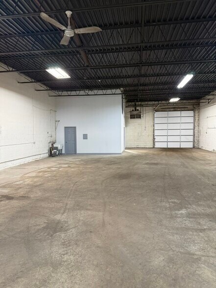 16802-16824 Lathrop Ave, Harvey, IL à louer - Photo de l’immeuble – Image 3 sur 7