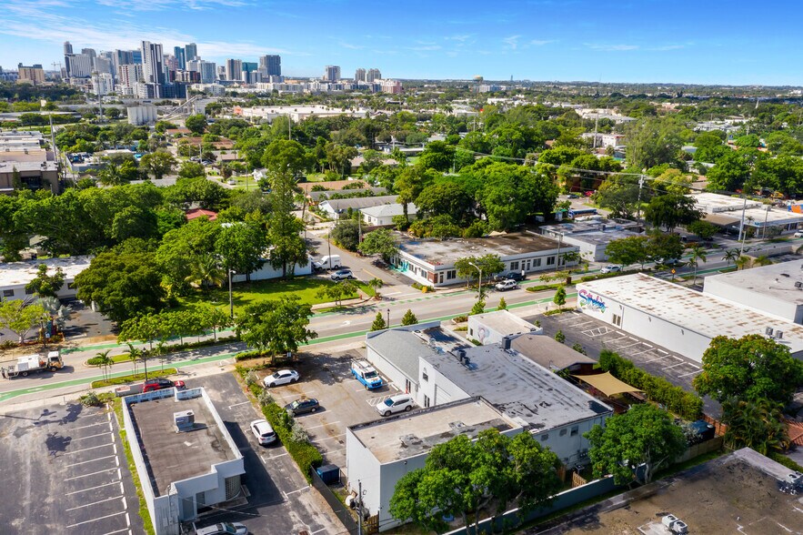 603 NE 13th St, Fort Lauderdale, FL à louer - Photo de l’immeuble – Image 3 sur 24