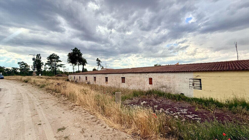 Industriel/Logistique dans Cuéllar, Segovia à vendre - Photo de l’immeuble – Image 3 sur 5
