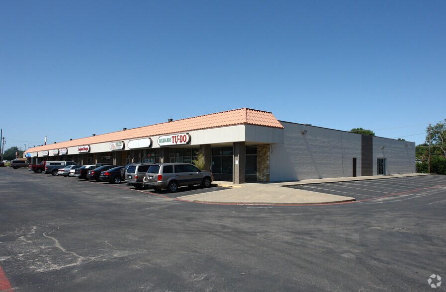 4413-4425 W Walnut St, Garland, TX à louer - Photo de l’immeuble – Image 2 sur 12
