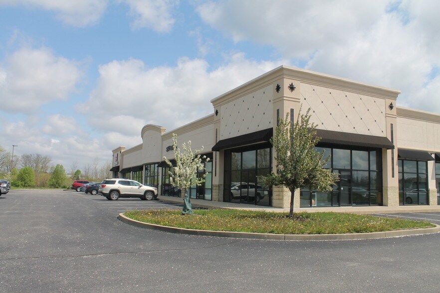 2222 W Southport Rd, Indianapolis, IN à louer - Photo de l’immeuble – Image 3 sur 4