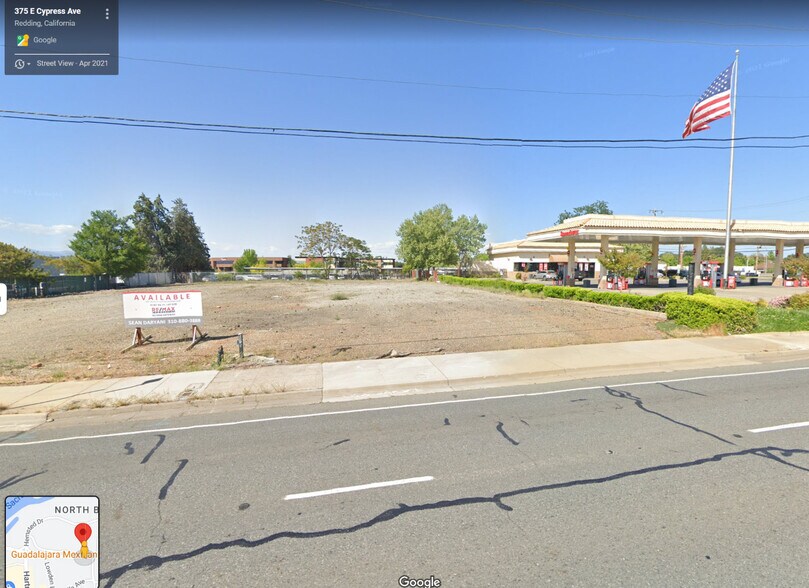 380 E Cypress Ave, Redding, CA à vendre - Photo de l’immeuble – Image 3 sur 10