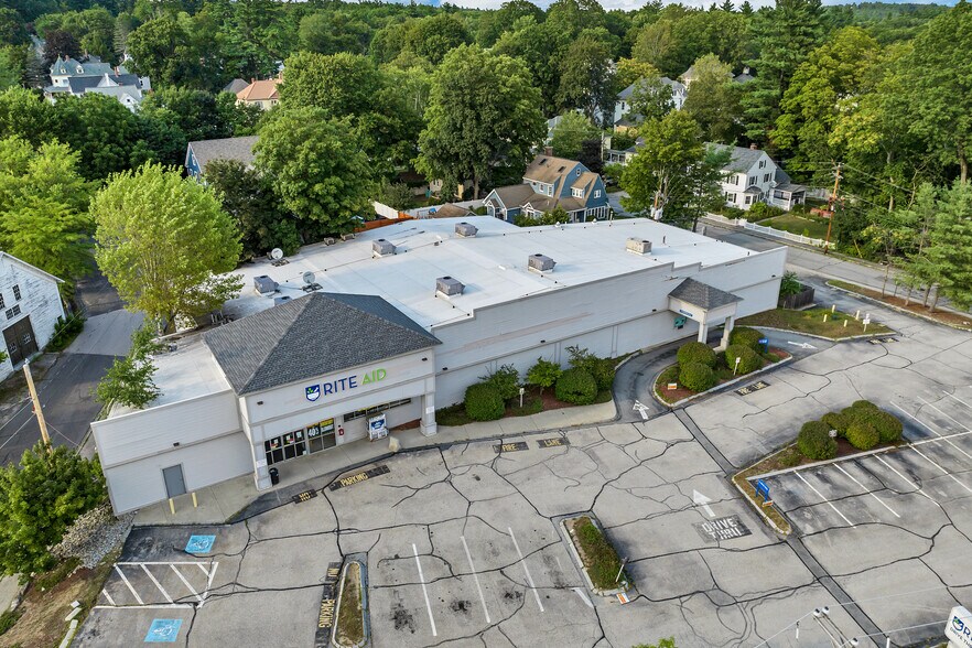 15 Mont Vernon St, Milford, NH à louer - Photo de l’immeuble – Image 3 sur 28