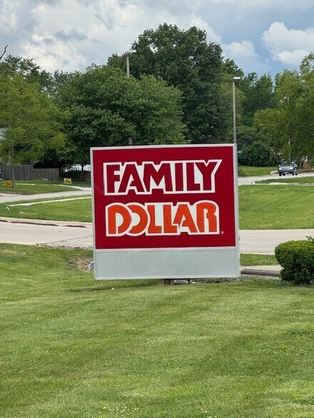 1110 Philo Rd, Urbana, IL à louer - Photo de l’immeuble – Image 2 sur 2