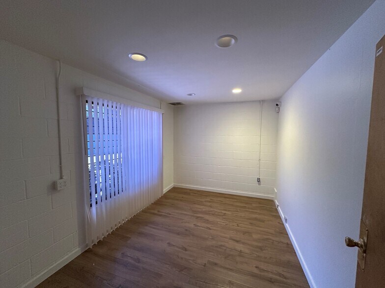 11435 Chandler Blvd, North Hollywood, CA à vendre - Photo de l’immeuble – Image 3 sur 13