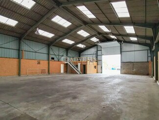 Plus de détails pour Local d'activités à louer