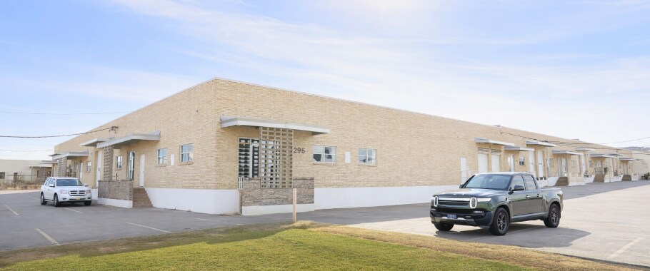 8242-8296 Moberly Ln, Dallas, TX à louer - Photo de l’immeuble – Image 1 sur 1