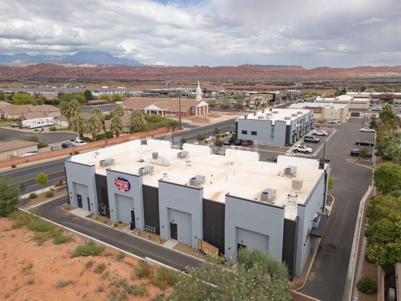 3687 Pioneer Pky, Santa Clara, UT à vendre - Photo de l’immeuble – Image 3 sur 6