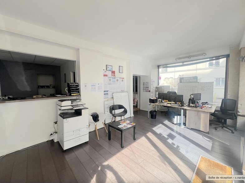 Local commercial dans Paris à vendre - Photo de l’immeuble – Image 2 sur 11