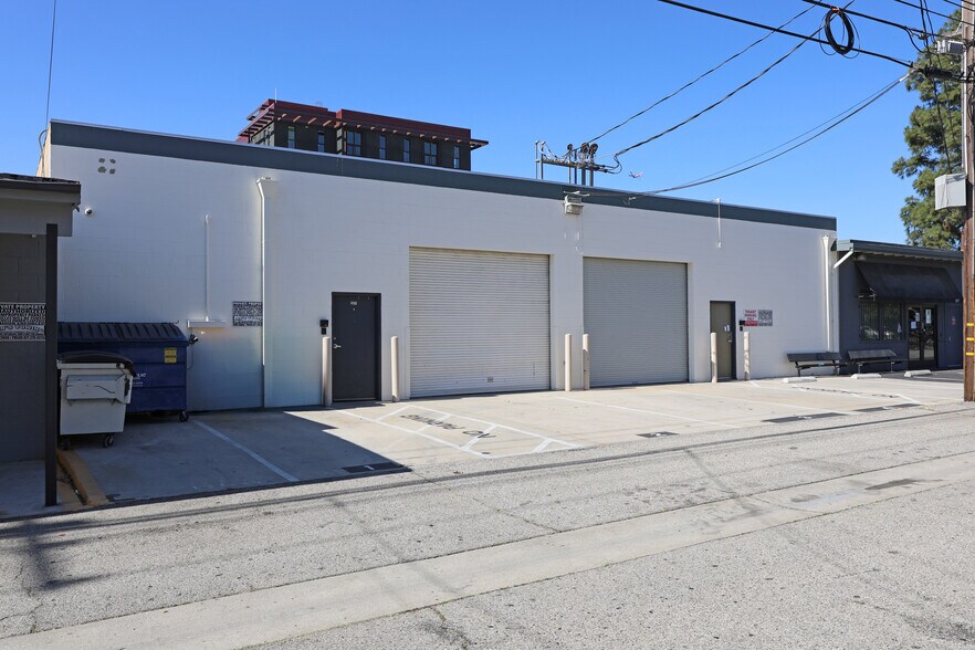 2815 W Empire Ave, Burbank, CA à louer - Photo de l’immeuble – Image 2 sur 10